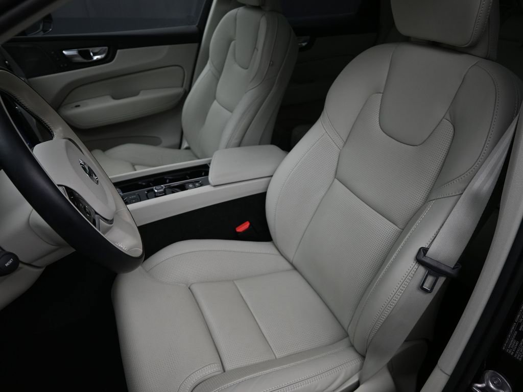 Used 2025 Volvo XC60 T8 Ultra w/ Protection Package Premier image 11