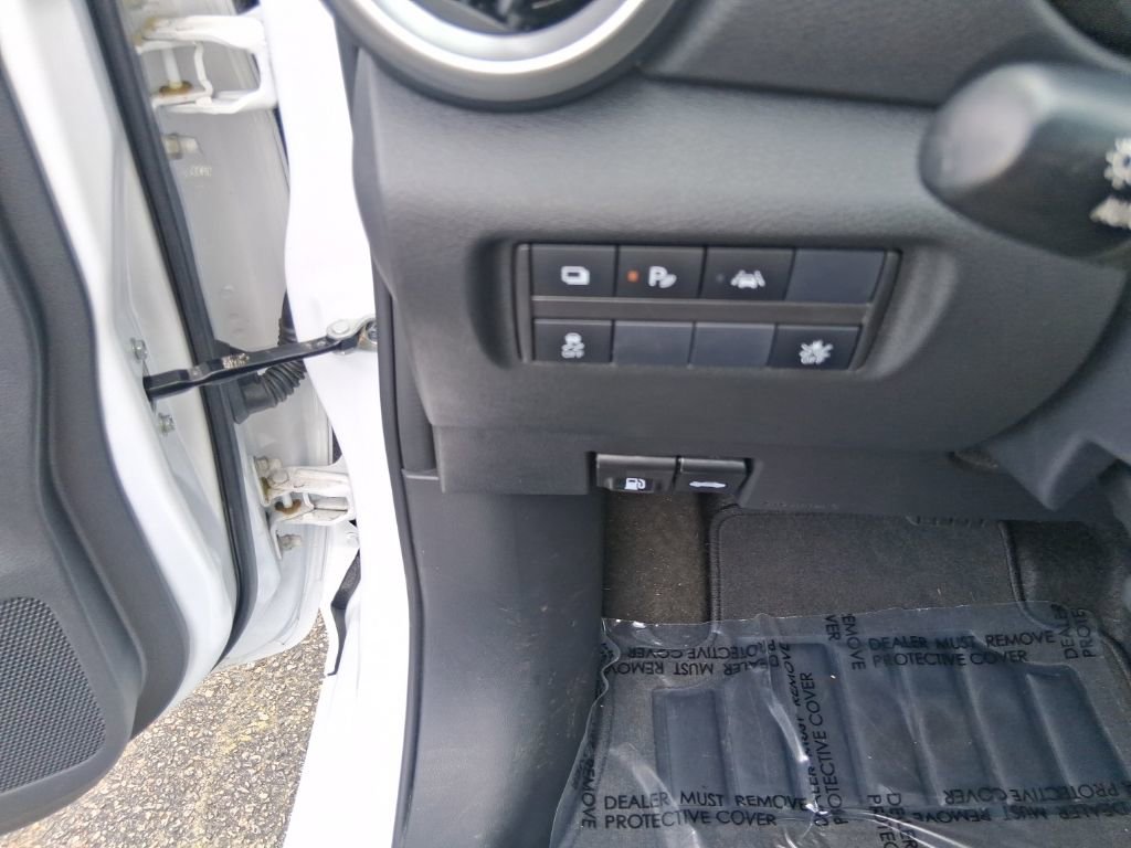 Used 2025 Nissan Versa S w/ Trunk Package image 10