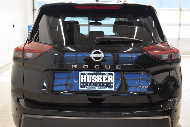 Used 2025 Nissan Rogue SV AWD/4WD image 11