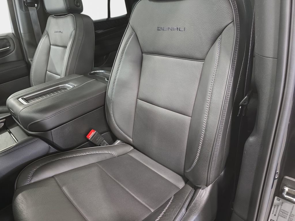 Used 2024 GMC Yukon Denali RWD image 25