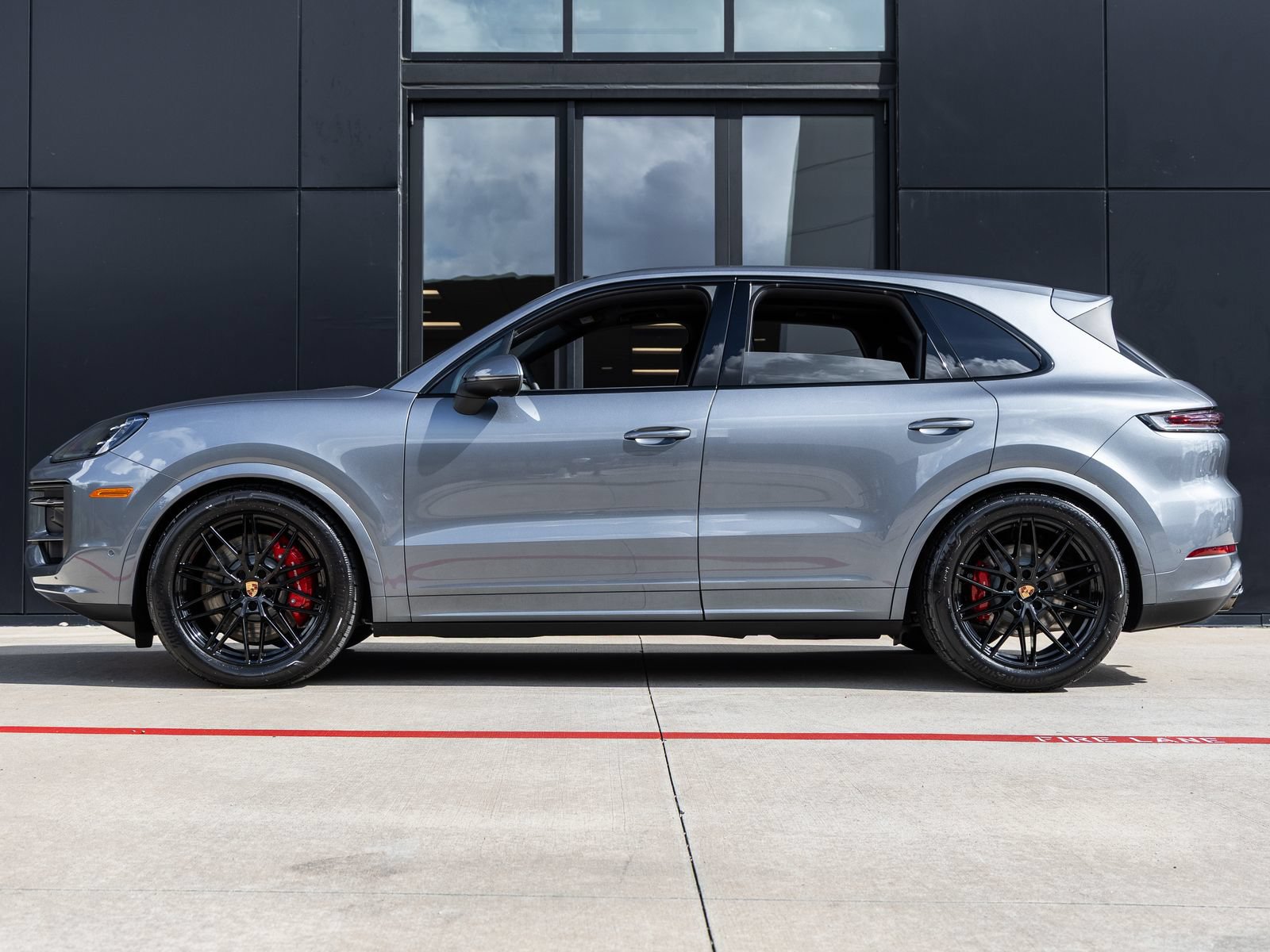 New 2026 Porsche Cayenne S AWD/4WD image 2