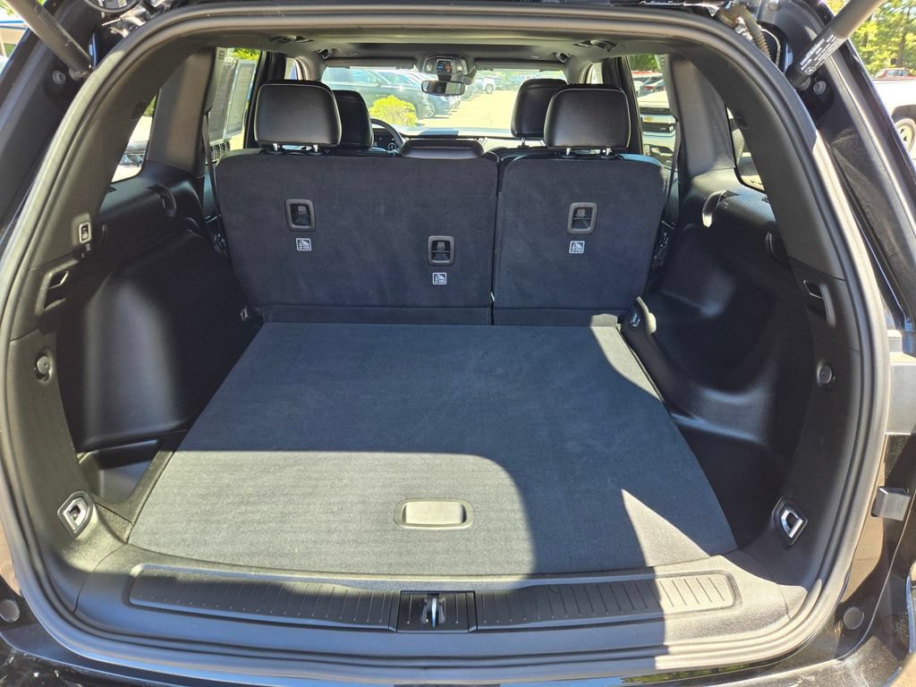 Used 2023 Jeep Grand Cherokee Altitude AWD/4WD image 13
