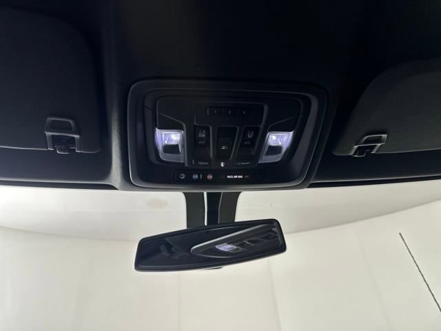 Used 2022 Chevrolet Silverado 3500 High Country image 25