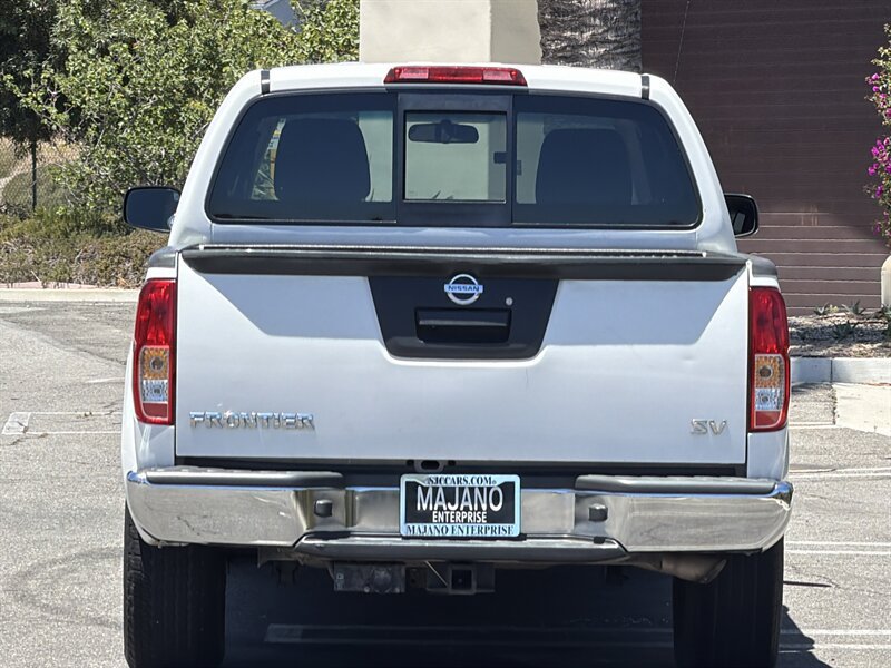 Used 2018 Nissan Frontier SV RWD image 5