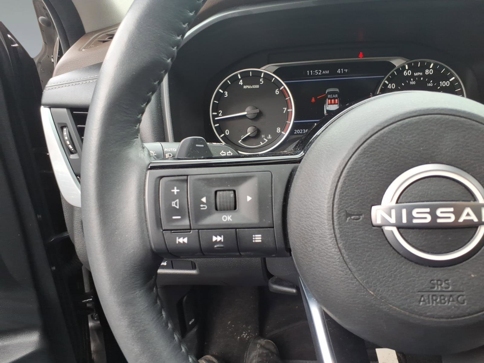 Used 2023 Nissan Rogue SV w/ SV Premium B Package image 12