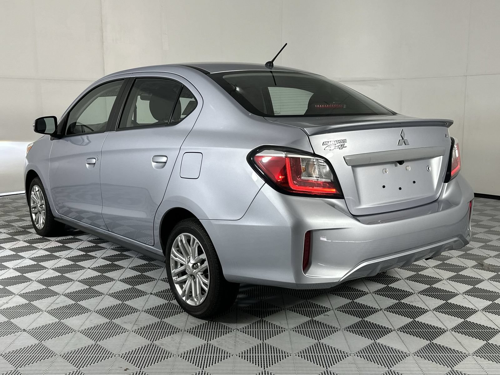 Used 2024 Mitsubishi Mirage G4 SE FWD image 6