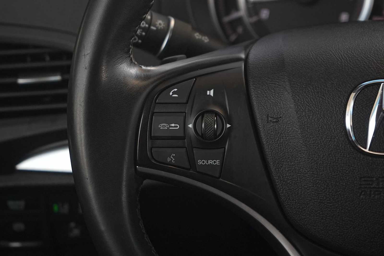 Used 2018 Acura MDX w/ Technology Package FWD image 17
