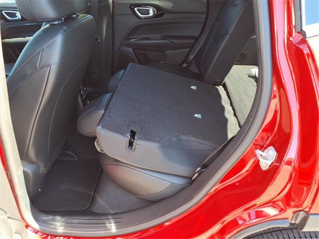 New 2026 Jeep Compass Latitude image 12