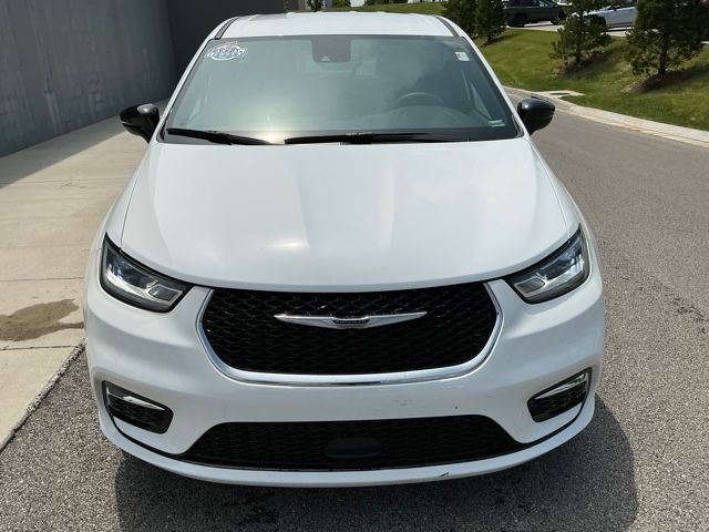 Used 2025 Chrysler Pacifica Select FWD image 7