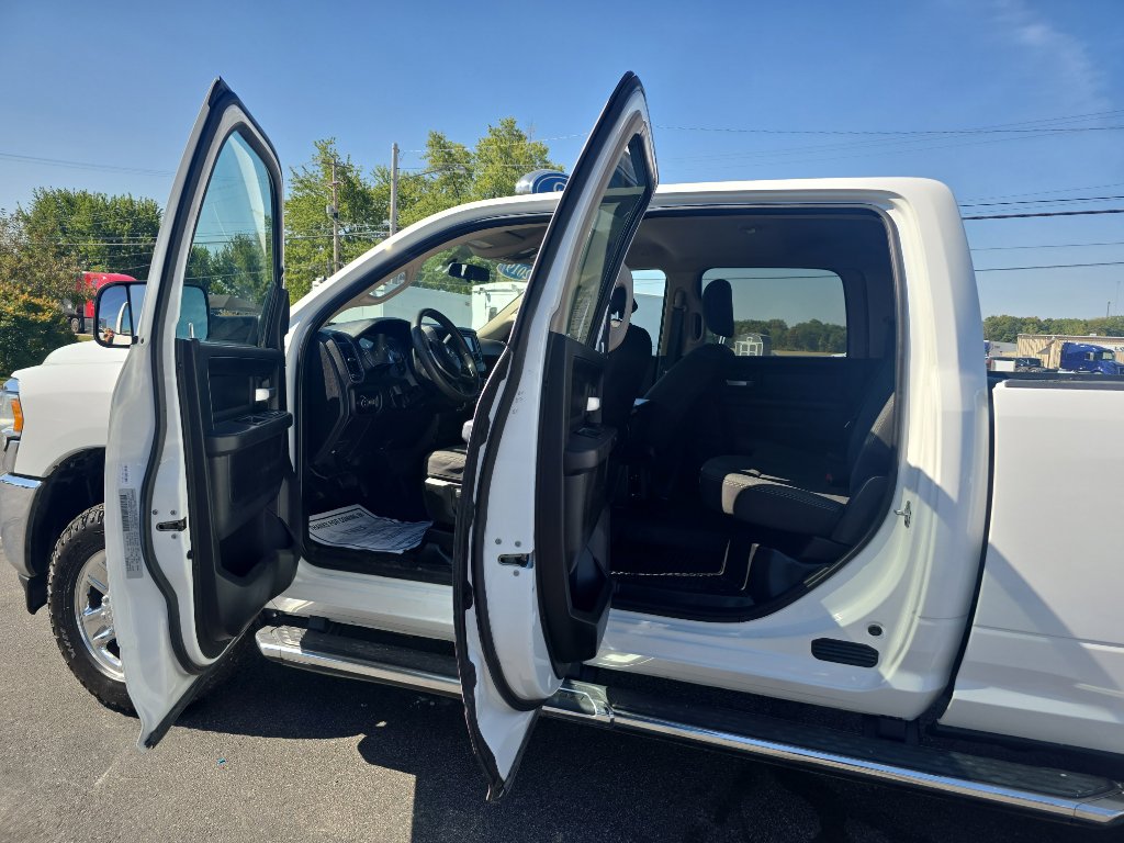 Used 2019 RAM 2500 Tradesman w/ Chrome Appearance Group image 12