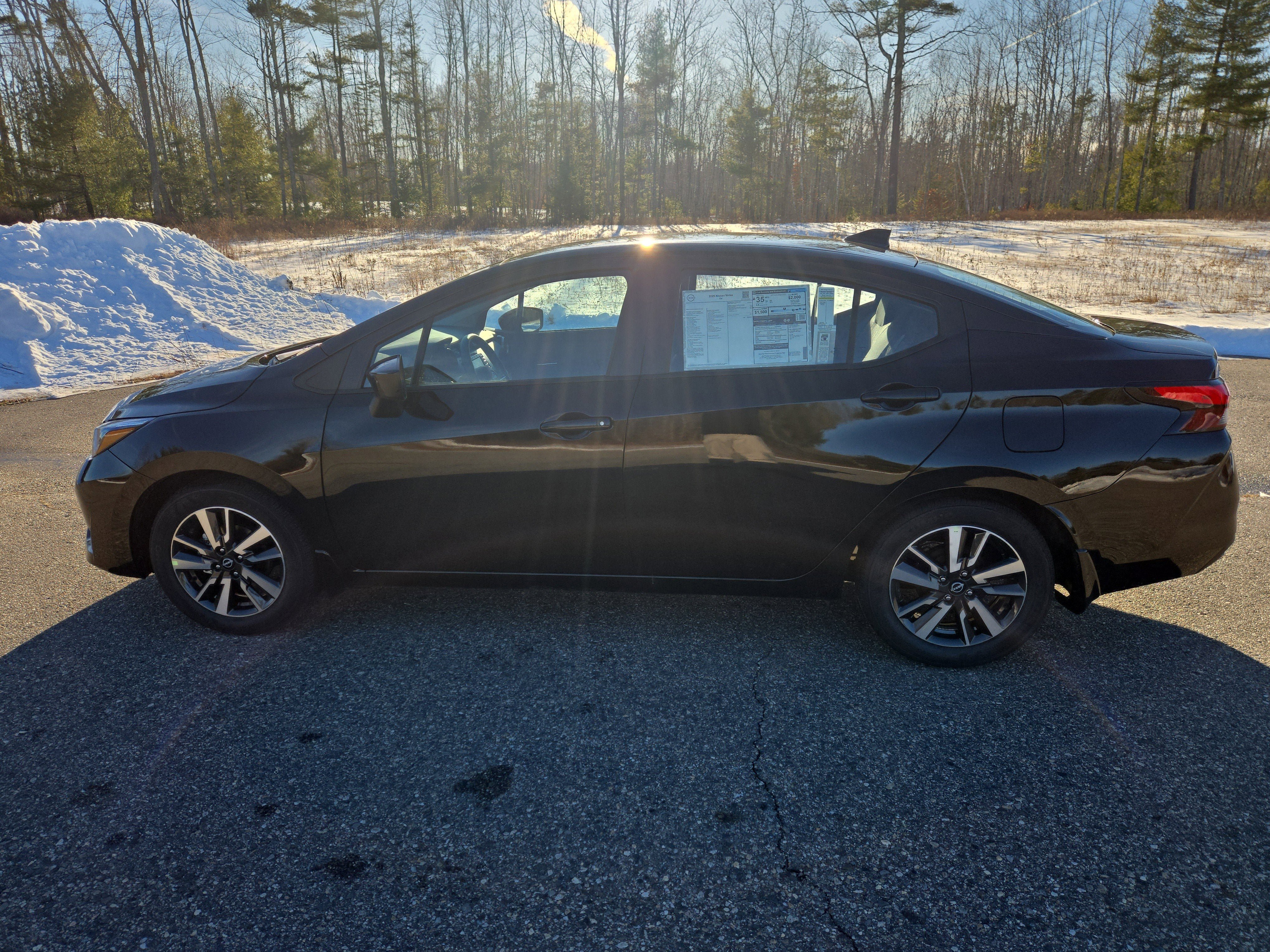 New 2025 Nissan Versa SV w/ Trunk Package FWD image 2