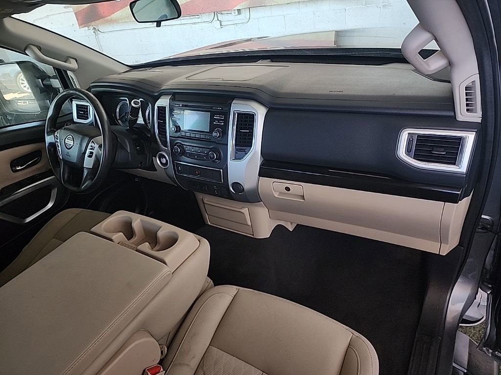 Used 2016 Nissan Titan SV RWD image 14