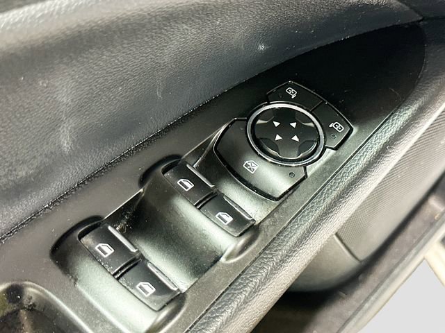 Used 2017 Ford Fusion SE w/ Fusion SE Technology Package FWD image 17