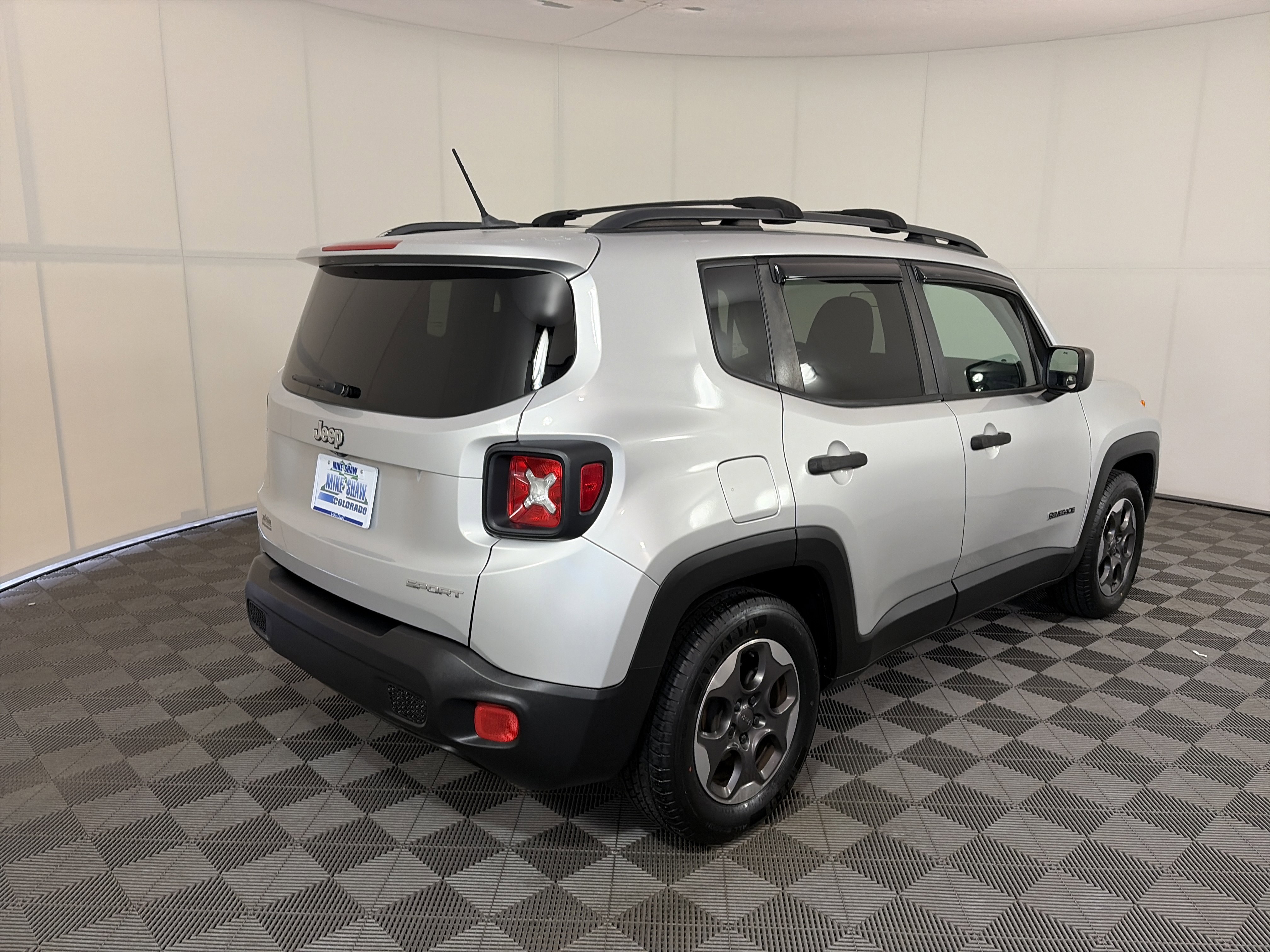 Used 2017 Jeep Renegade Sport w/ Power & Air Group image 5