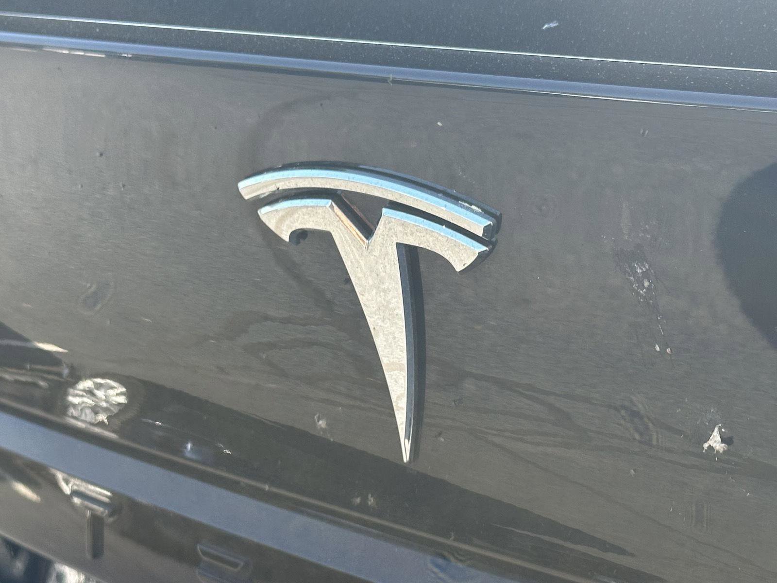 Used 2023 Tesla Model X image 10