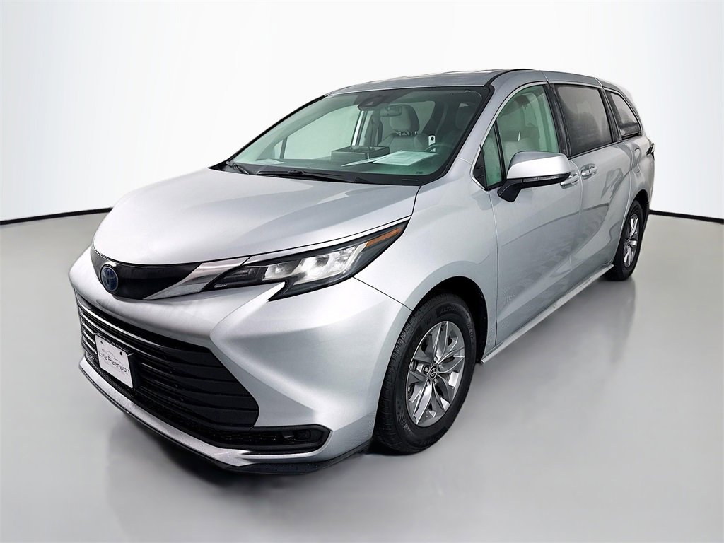 Used 2022 Toyota Sienna LE
