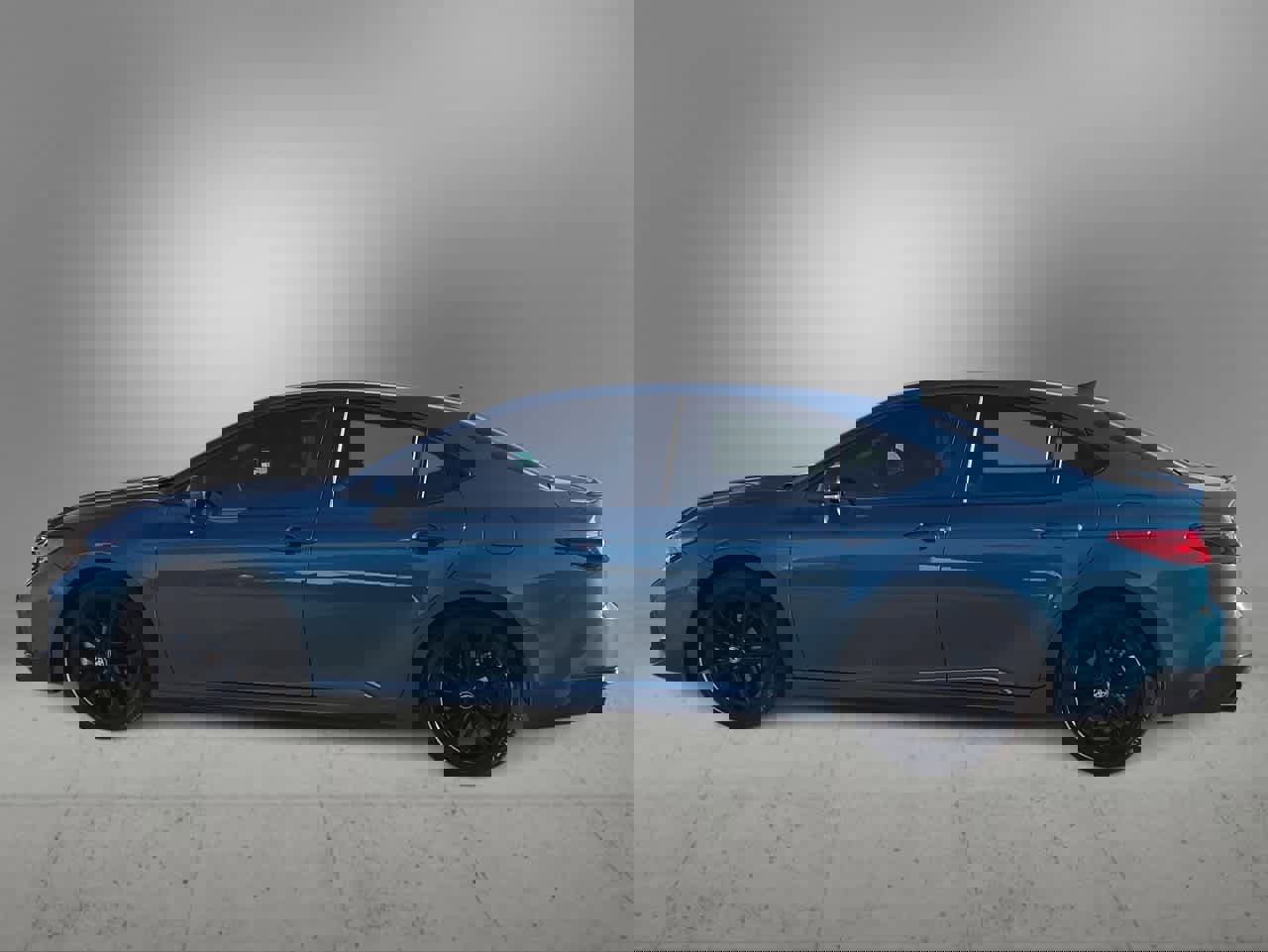 Used 2025 Toyota Camry SE w/ Convenience Package image 5