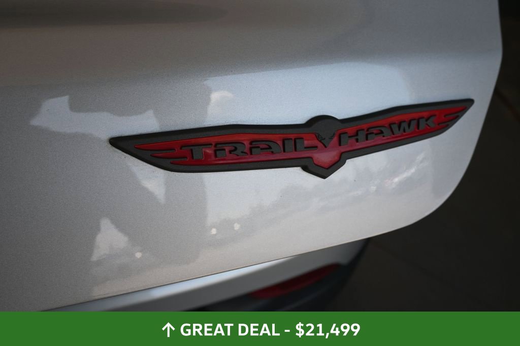 Used 2025 Jeep Compass Trailhawk AWD/4WD image 21
