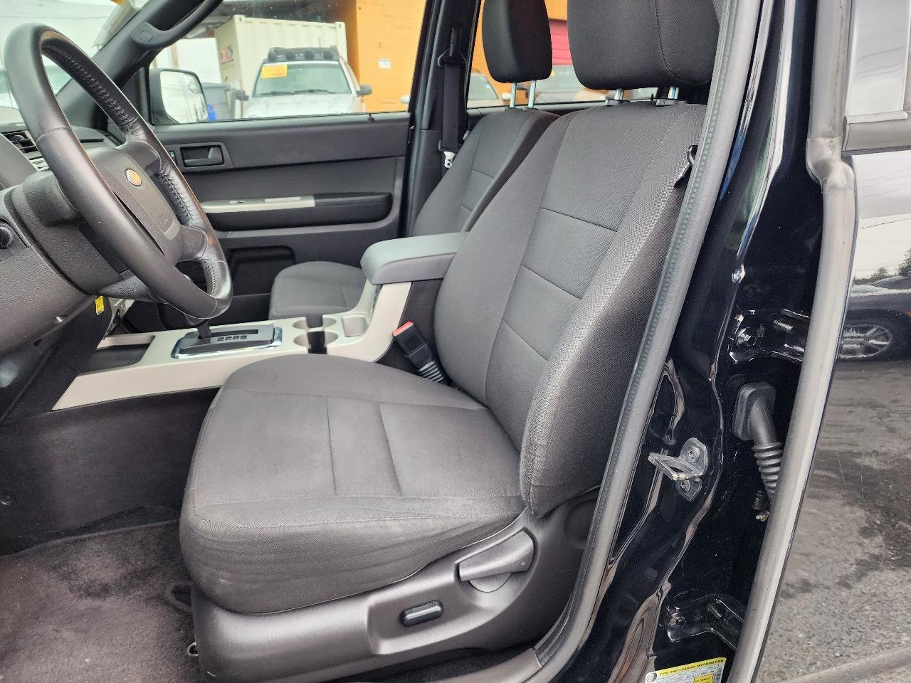 Used 2010 Ford Escape XLT image 10