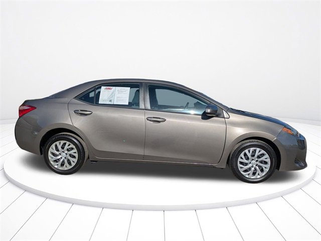 Used 2019 Toyota Corolla LE image 3
