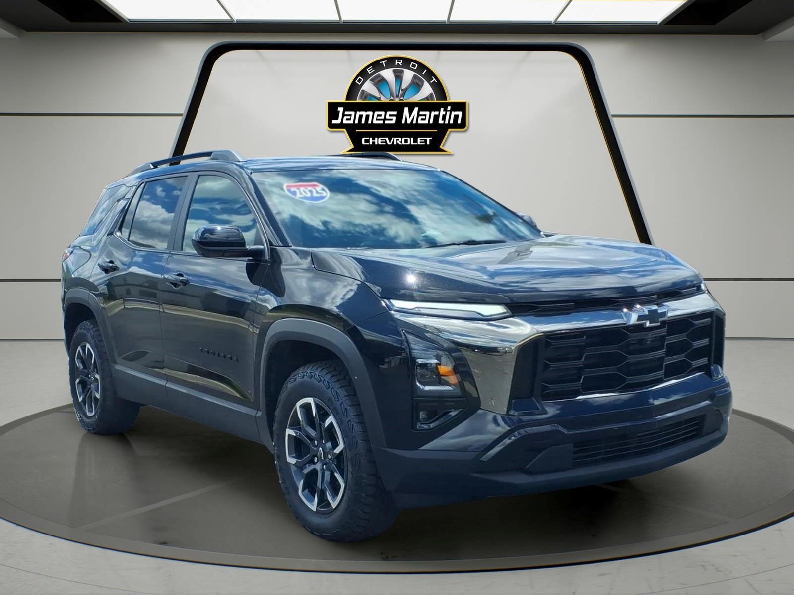 Used 2025 Chevrolet Equinox ACTIV w/ Safety and Technology Package AWD/4WD image 3