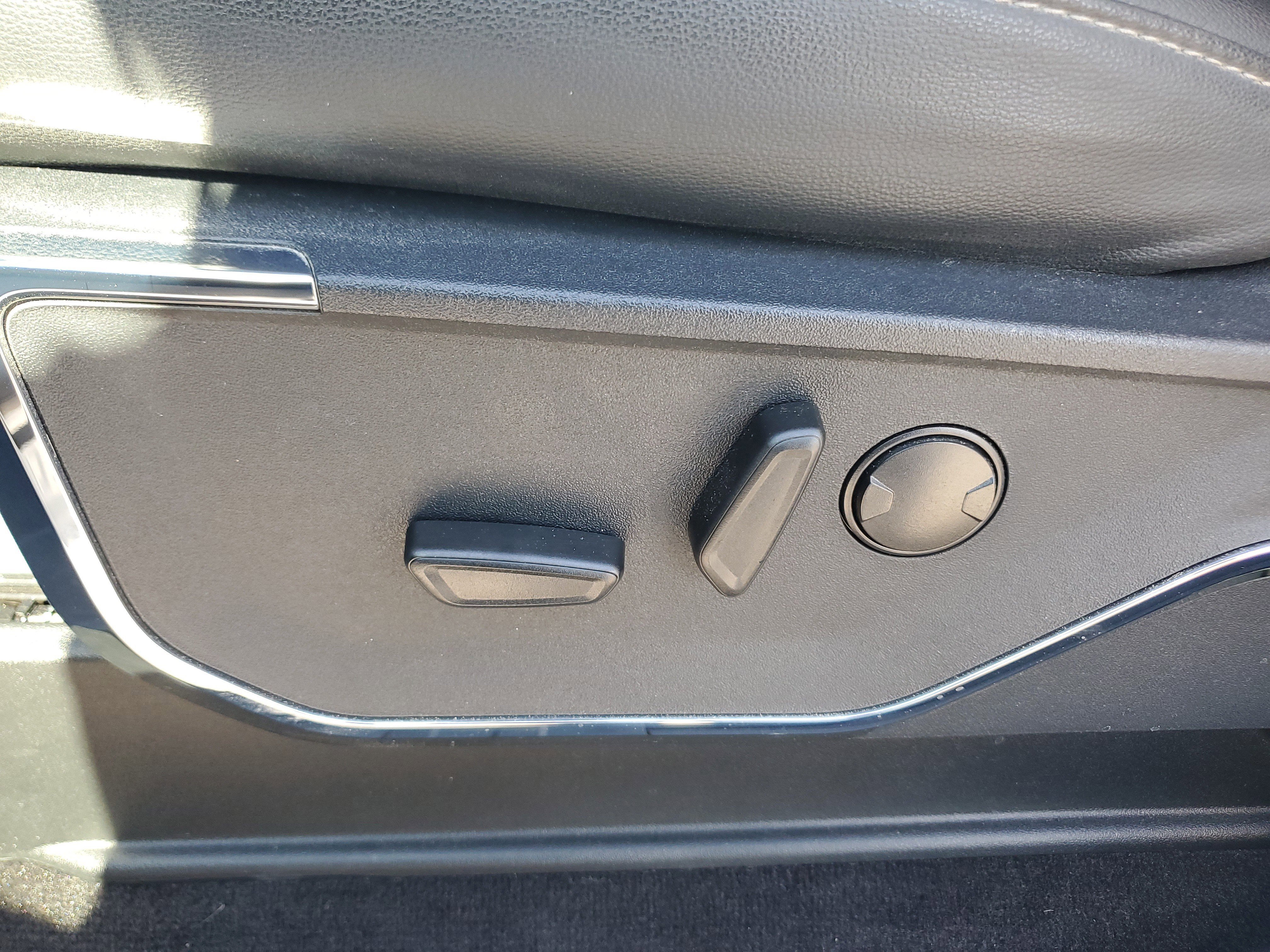 Used 2022 Ford F150 Lariat image 11