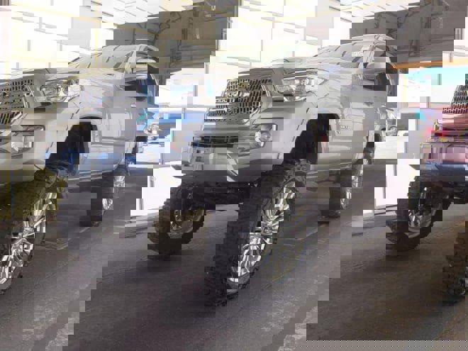 Used 2017 Toyota Tacoma SR5 w/ Tow Package image 1