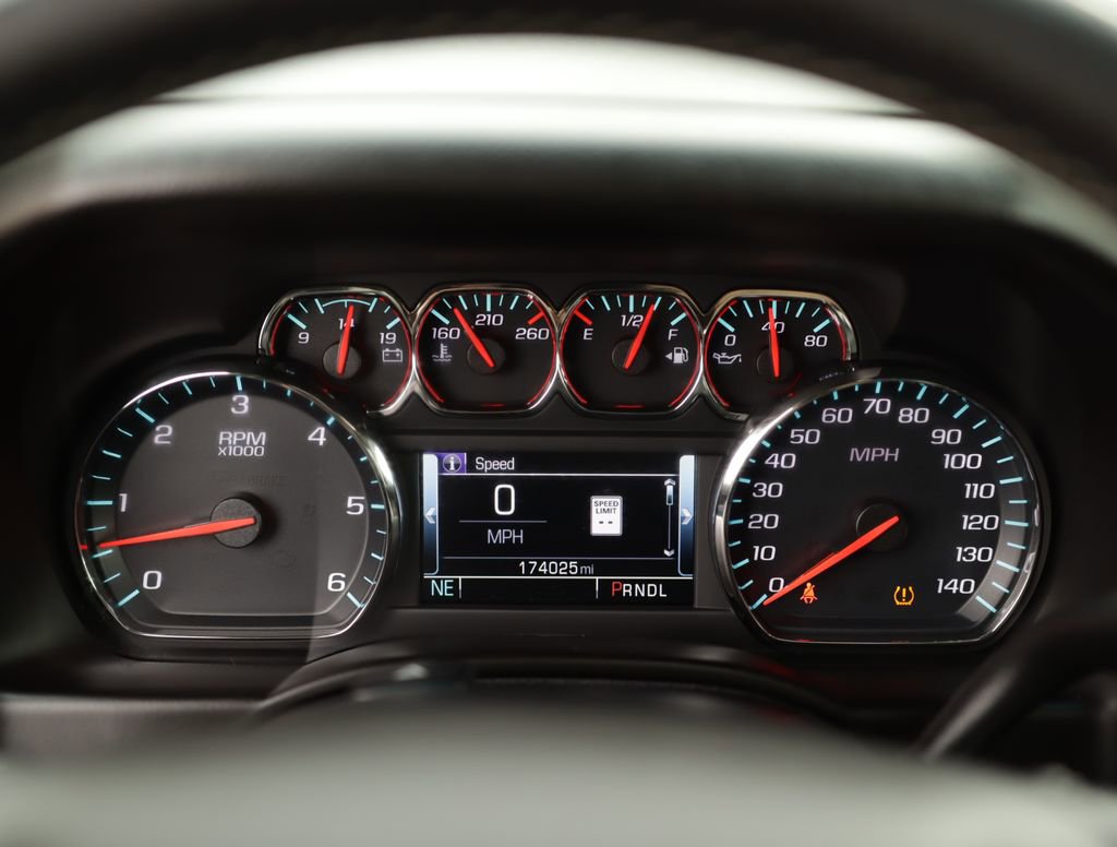 Used 2019 Chevrolet Suburban LT AWD/4WD image 13