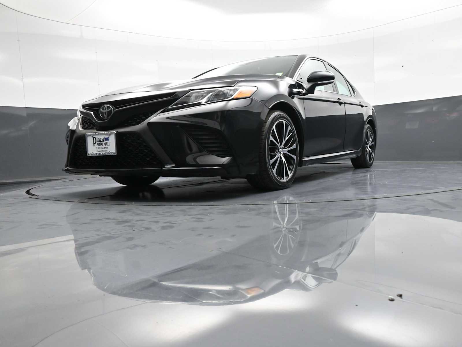 Certified 2019 Toyota Camry SE w/ Convenience Package FWD image 25