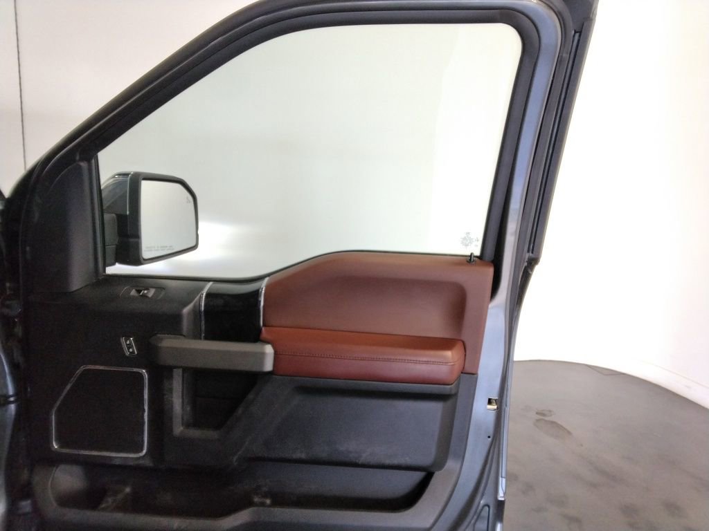 Used 2018 Ford F150 Platinum w/ Equipment Group 701A Luxury image 46