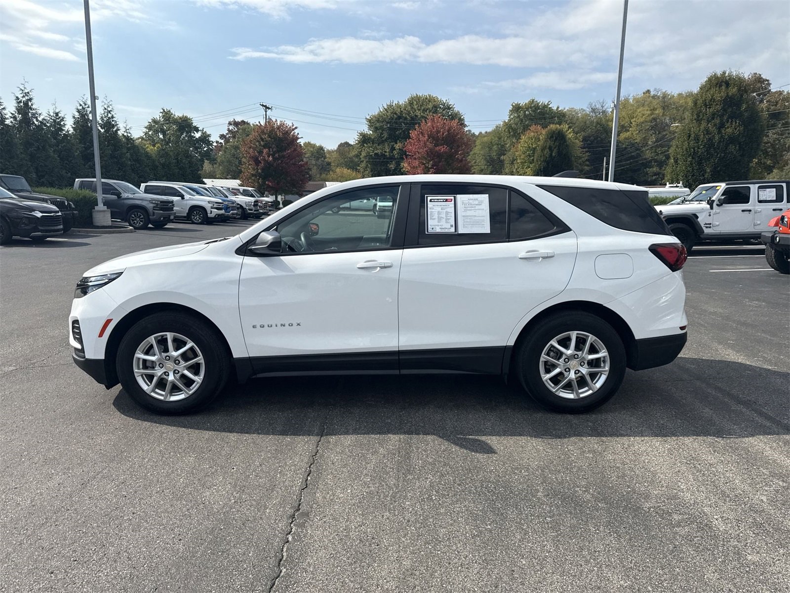 Used 2022 Chevrolet Equinox LS w/ LS Convenience Package image 5