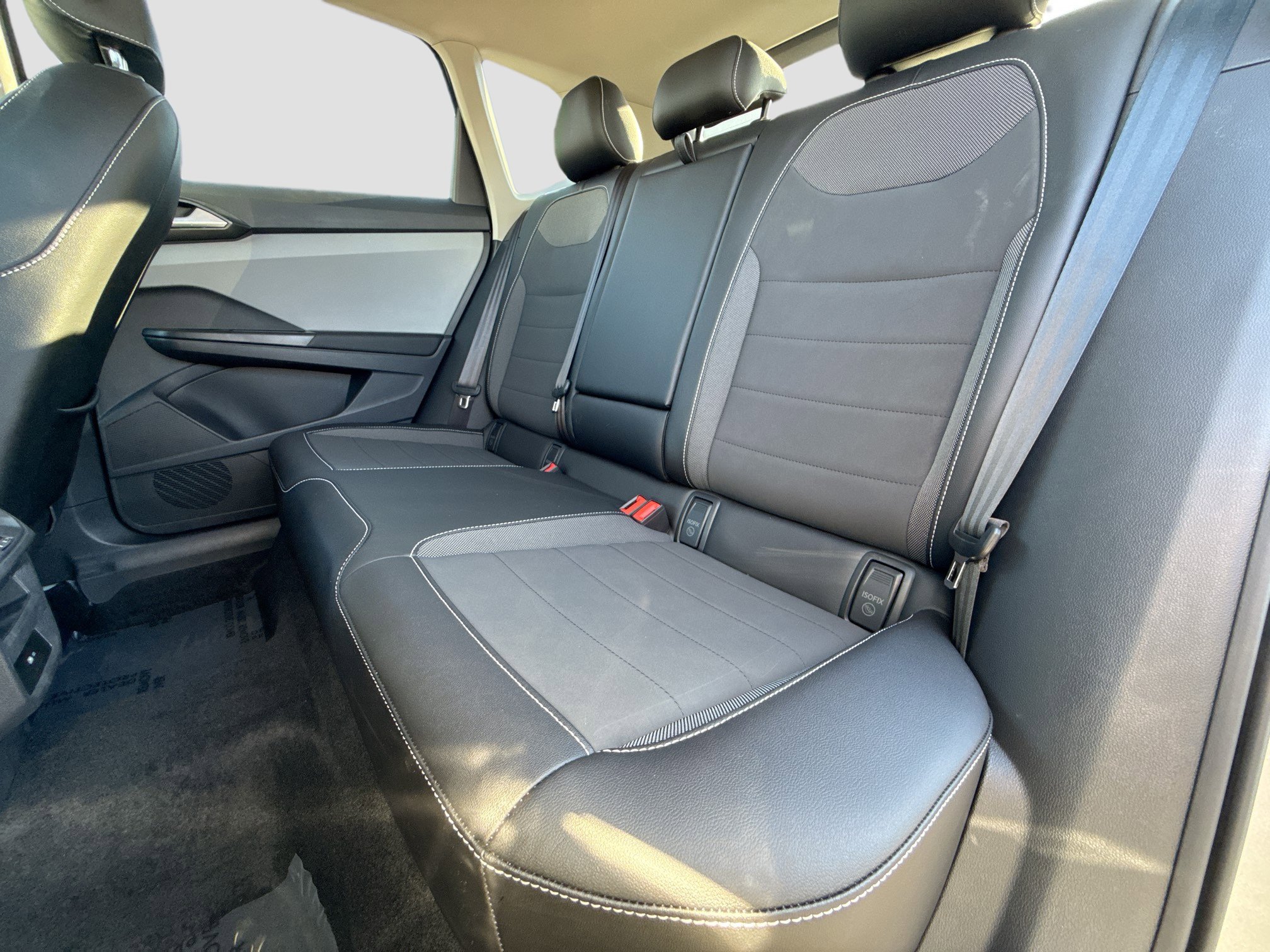 Used 2022 Volkswagen Taos SE image 19