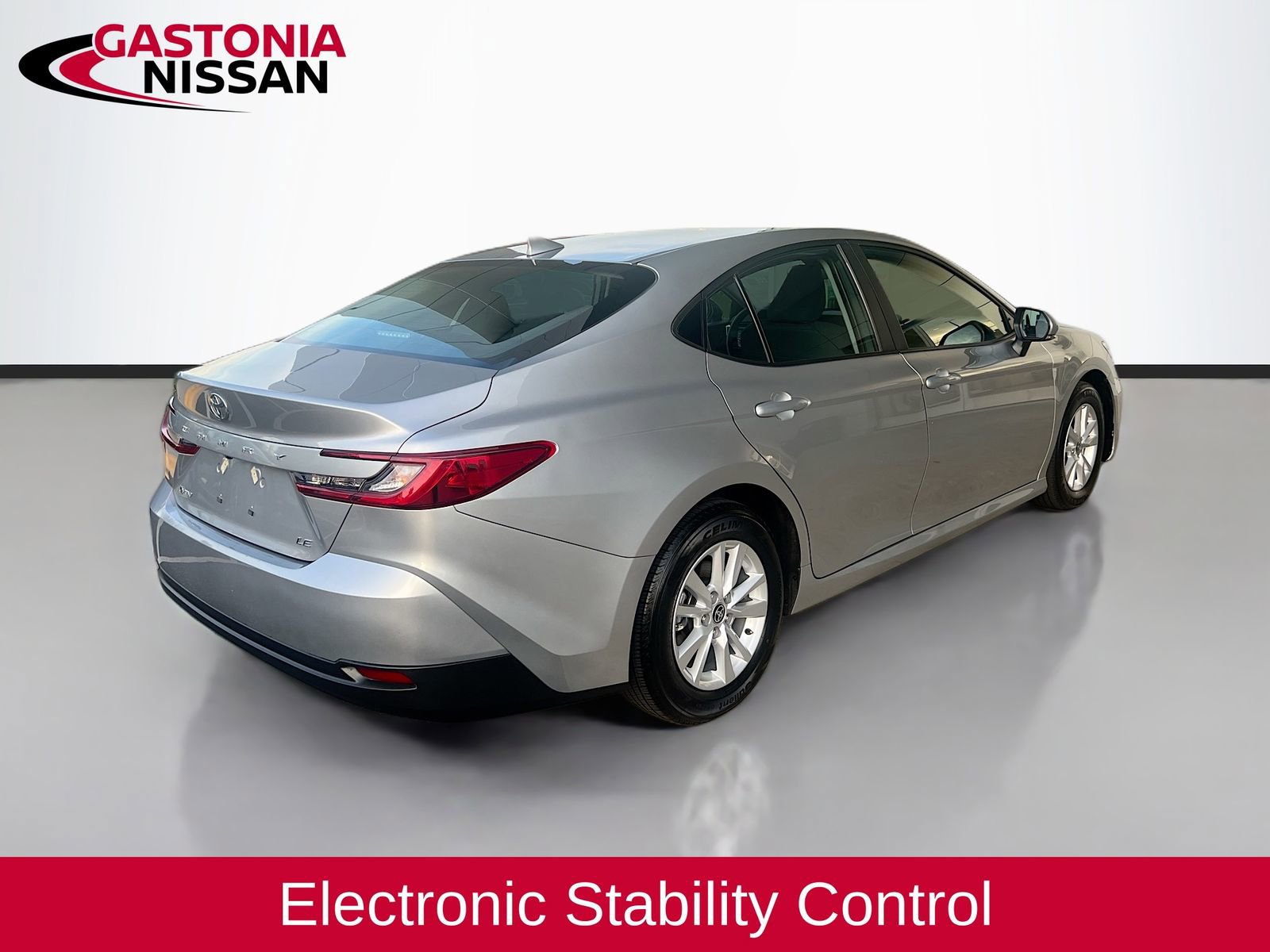 Used 2025 Toyota Camry LE image 9