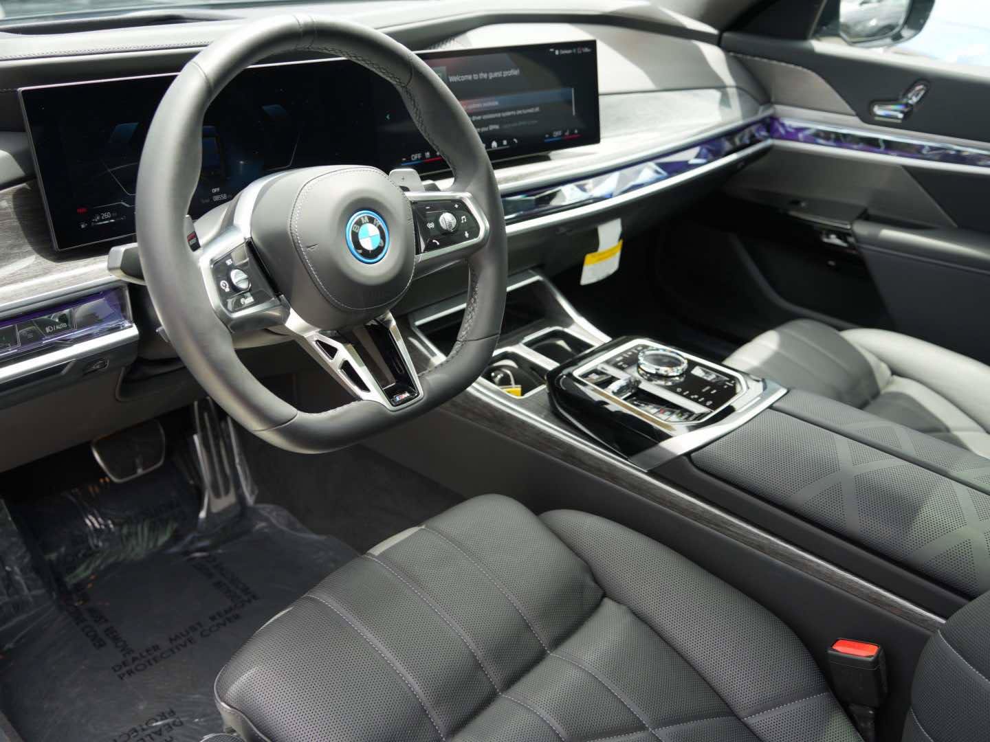 Used 2026 BMW 750e xDrive w/ Premium Package AWD/4WD image 12