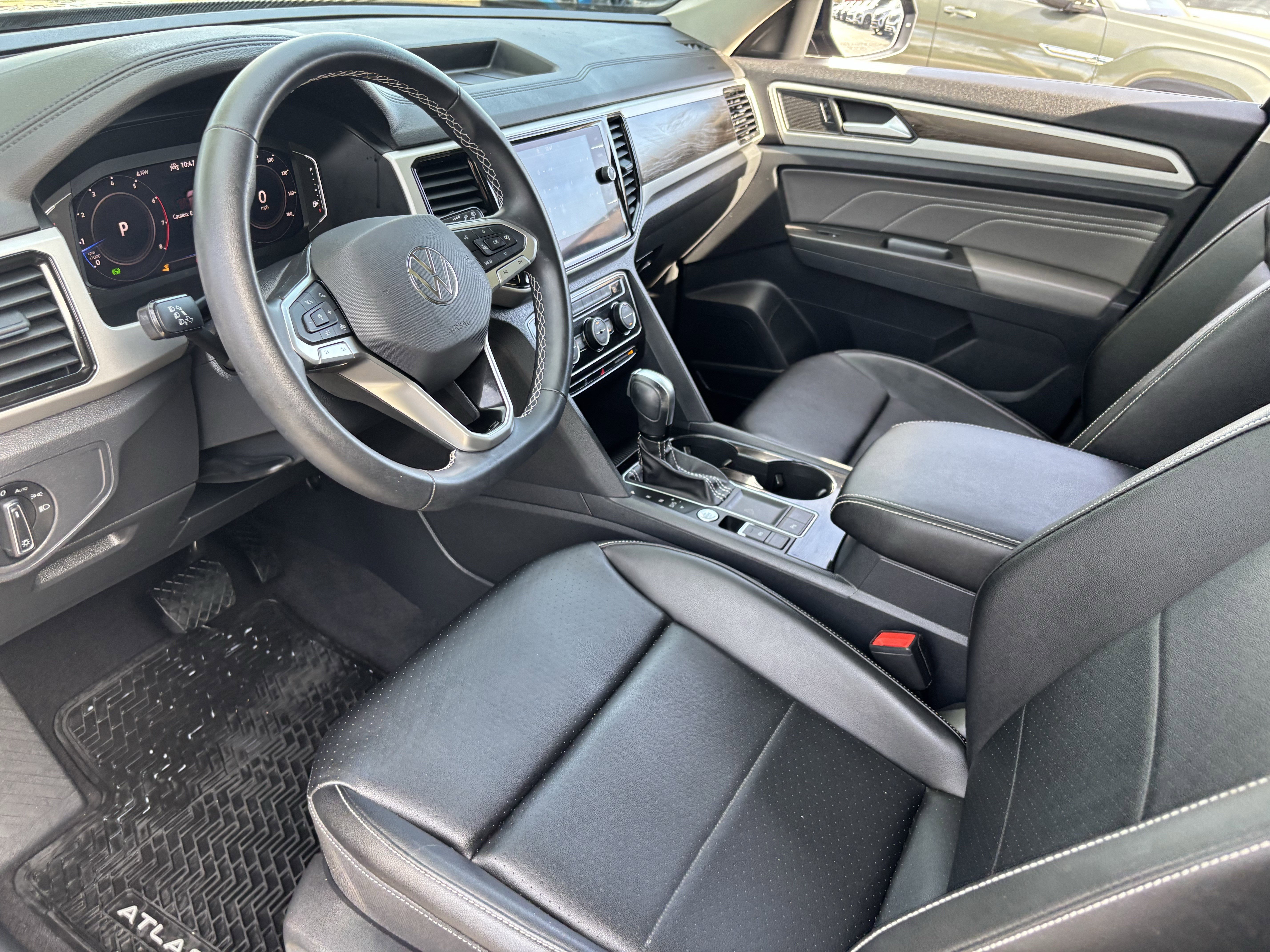 Used 2022 Volkswagen Atlas SE w/ Panoramic Sunroof Package image 17