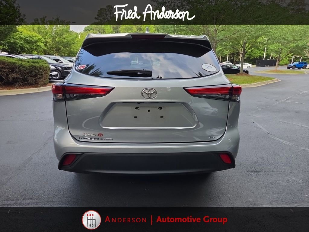 Used 2022 Toyota Highlander XLE FWD image 10