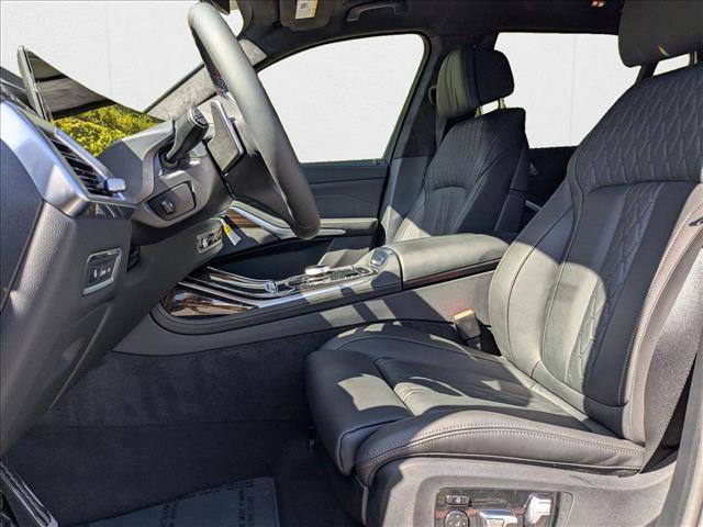 New 2026 BMW X7 M60i image 4