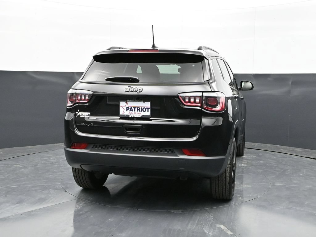 Used 2026 Jeep Compass Latitude AWD/4WD image 18