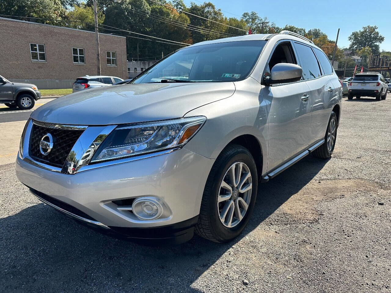 Used 2016 Nissan Pathfinder S image 3