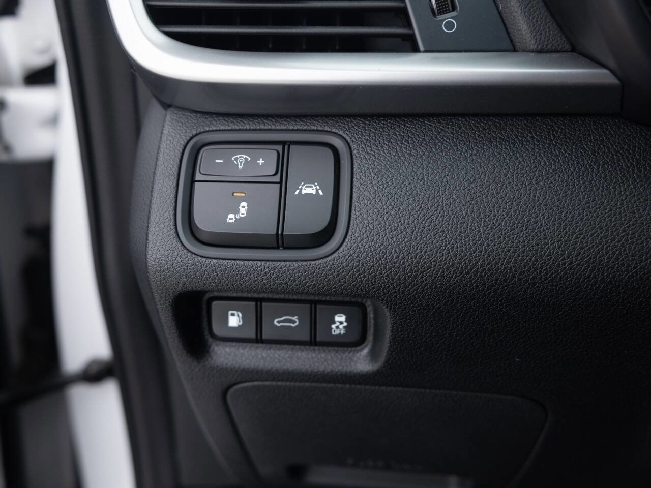 Used 2020 Kia Optima LX image 35