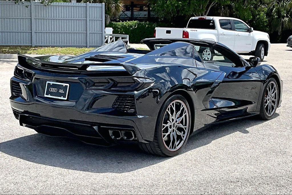 Used 2023 Chevrolet Corvette Stingray Premium Conv w/ Z51 Performance Package RWD image 5