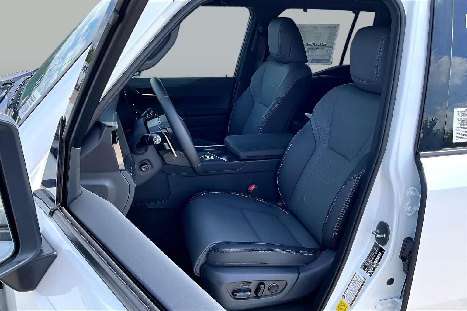 New 2026 Lexus GX 550 w/ Cold Area Package AWD/4WD image 16
