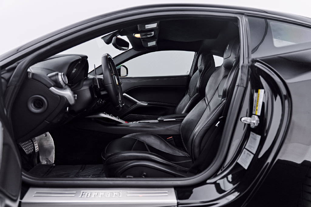 Used 2015 Ferrari F12 Berlinetta RWD image 43