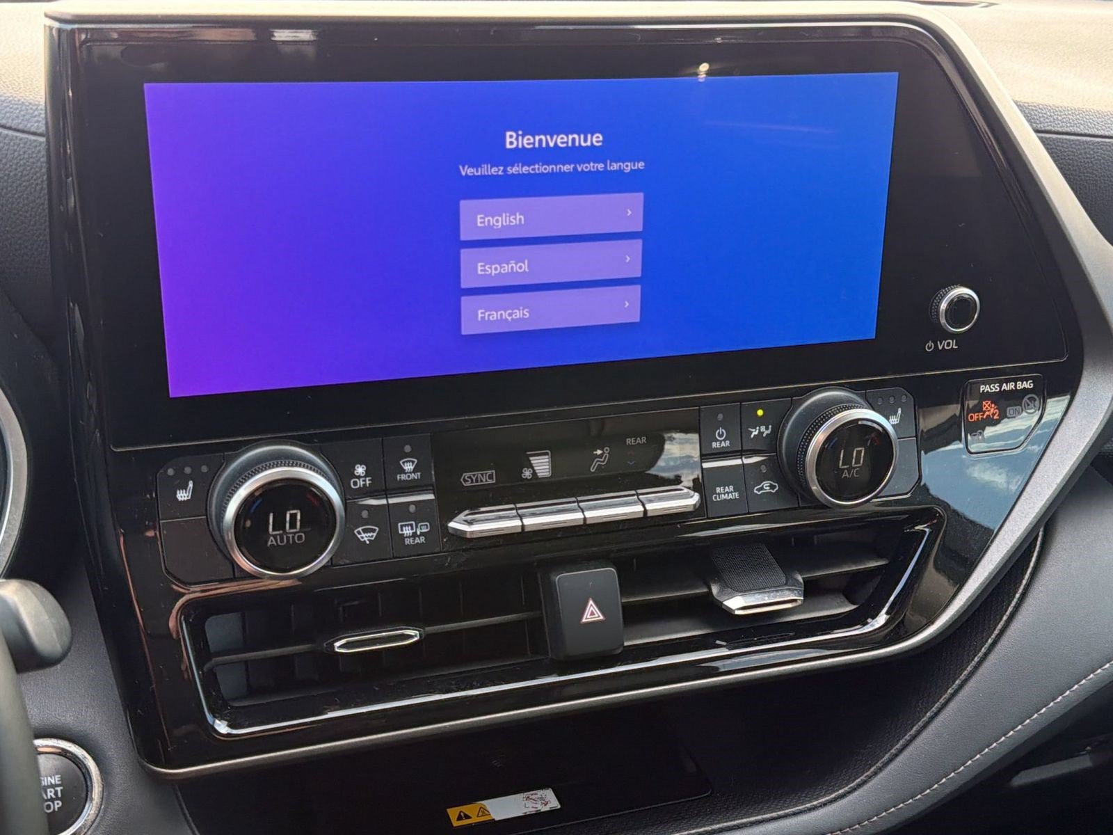 Used 2023 Toyota Highlander XLE FWD image 21
