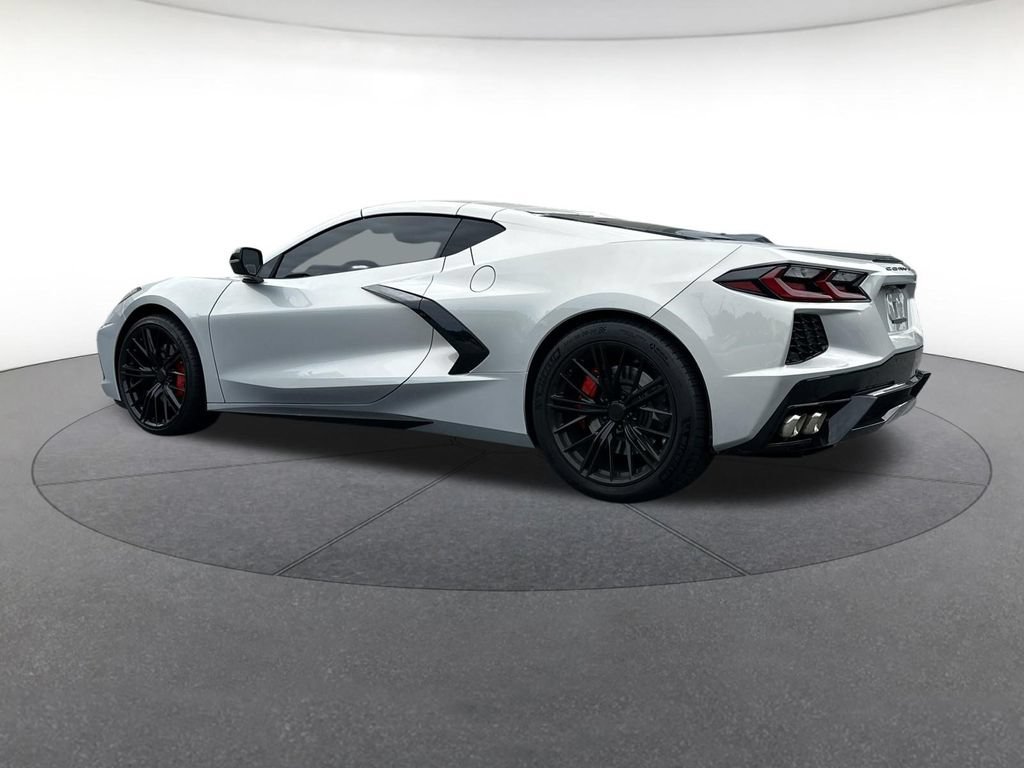 Used 2024 Chevrolet Corvette Stingray Preferred Cpe w/ Z51 Performance Package RWD image 3