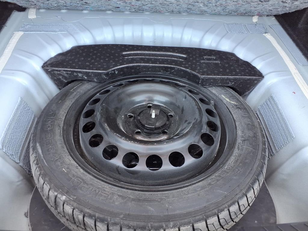 Used 2022 Chevrolet Malibu LS FWD image 33