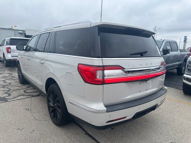 Used 2021 Lincoln Navigator L Reserve AWD/4WD image 3