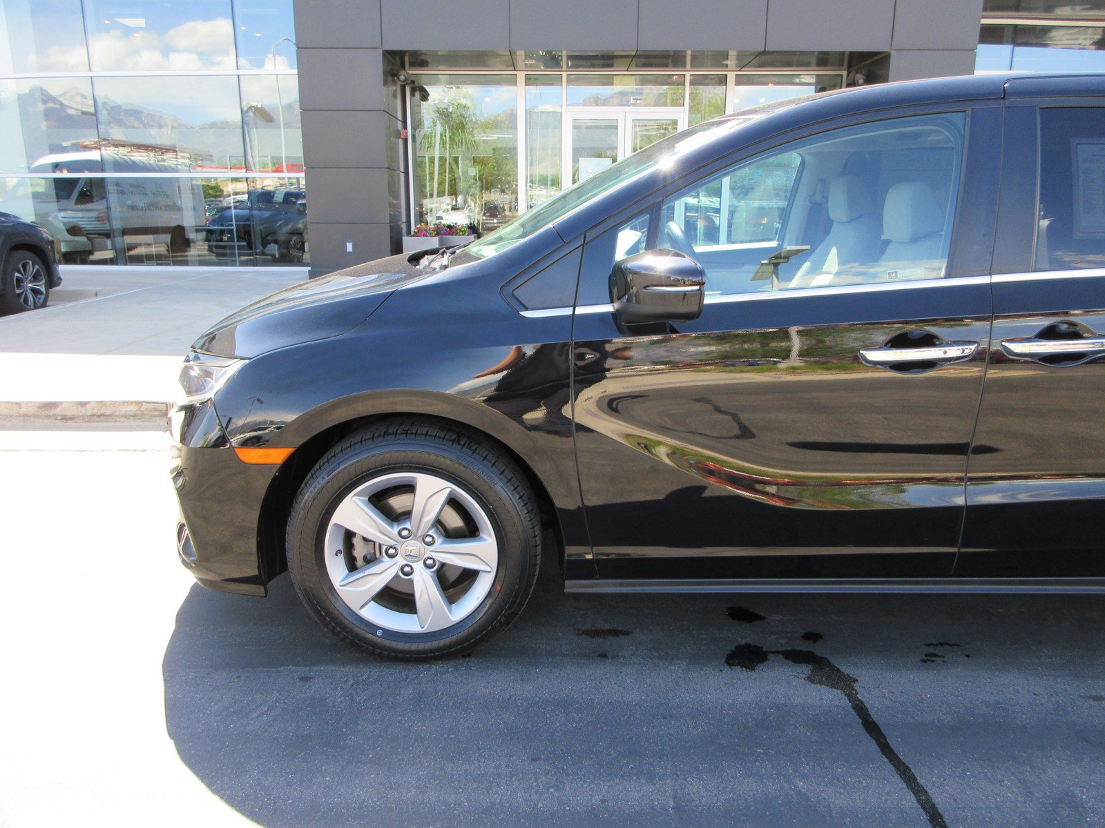 Used 2020 Honda Odyssey EX-L image 2