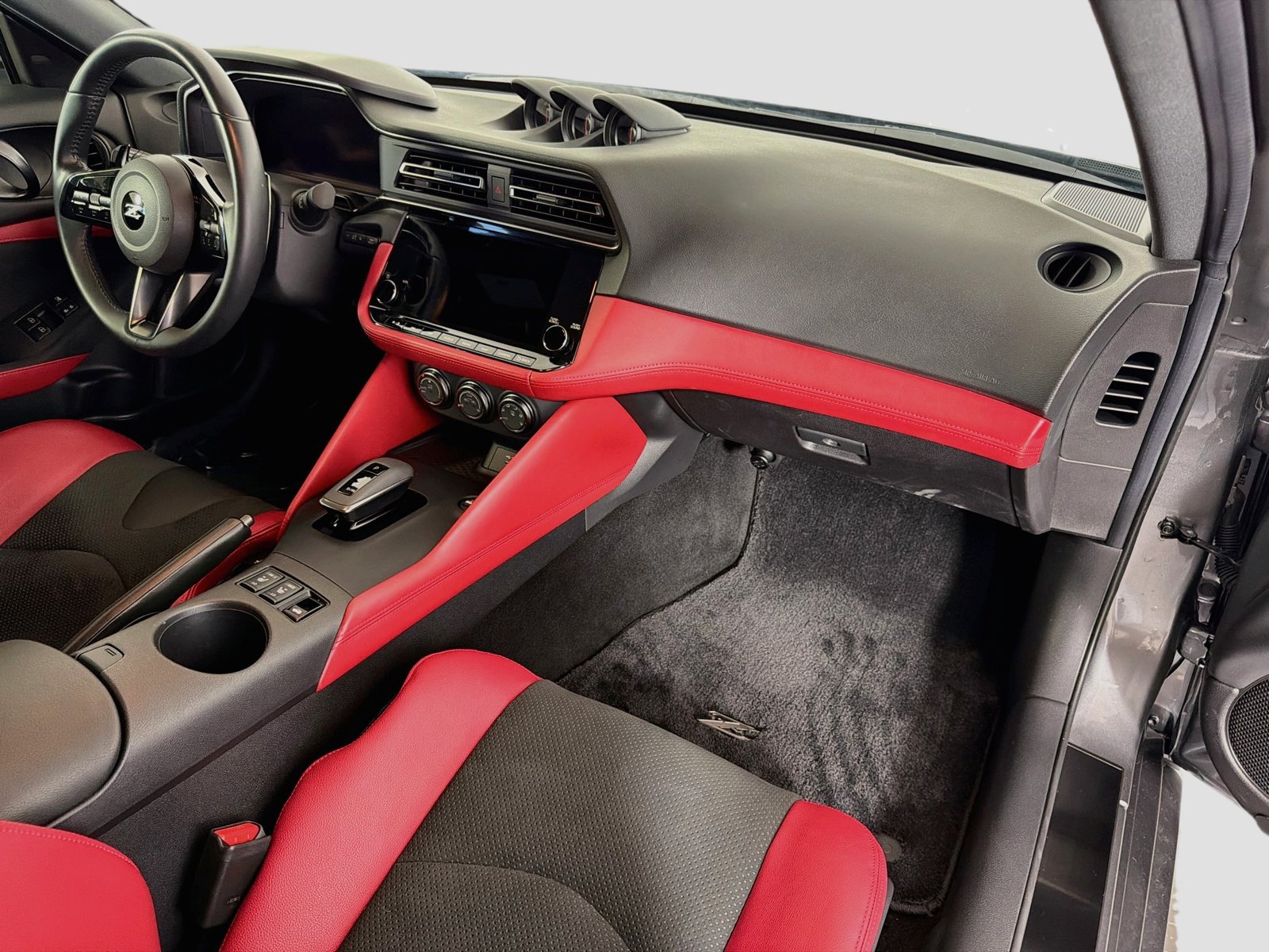 Used 2024 Nissan Z Performance w/ Floor Mat Package RWD image 31