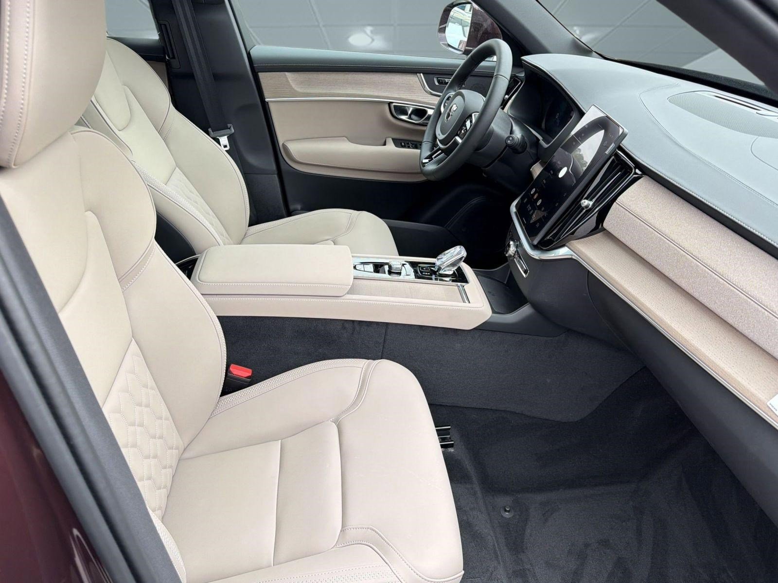 New 2026 Volvo XC90 B5 Core w/ Protection Package image 30